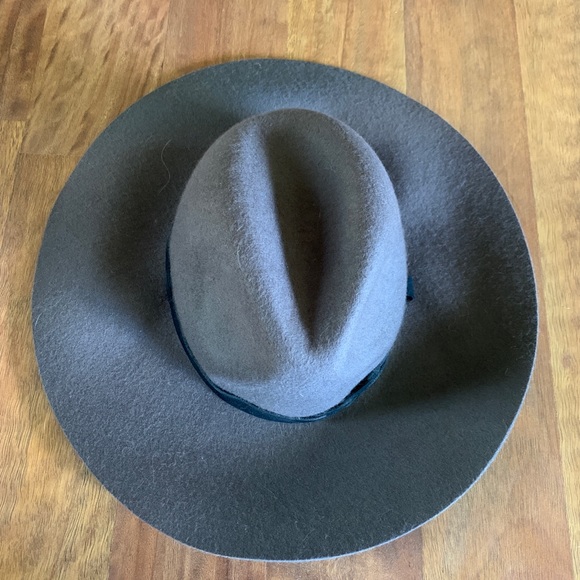 Floppy hat - Picture 2 of 4